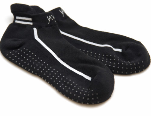 Yoga Socks (S/M = 36-40; L/XL = 41-45, Baumwolle, schwarz; 11,90€)